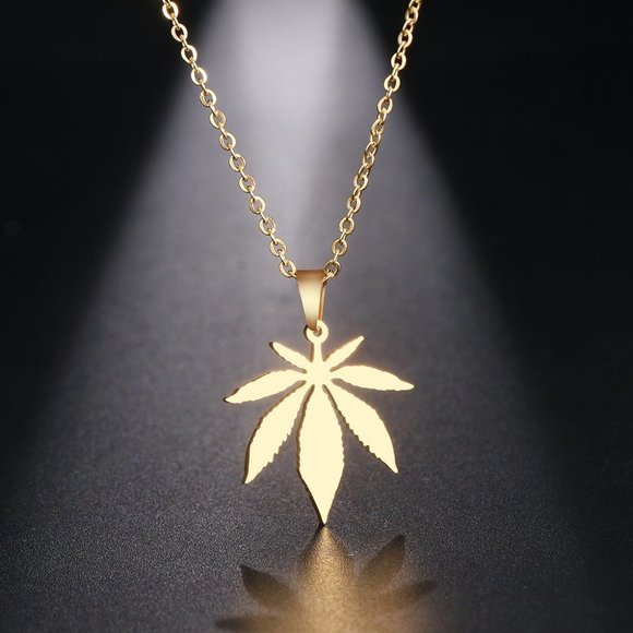 💥 Refine Maple Leaves Delicate Dainty 14K Gold Plated Necklace, EVGG1079 - Picture 2 of 6